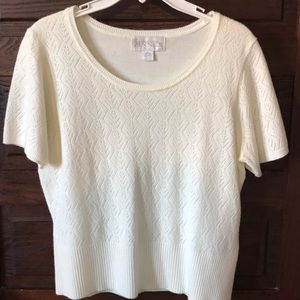 Short sleeve sweater